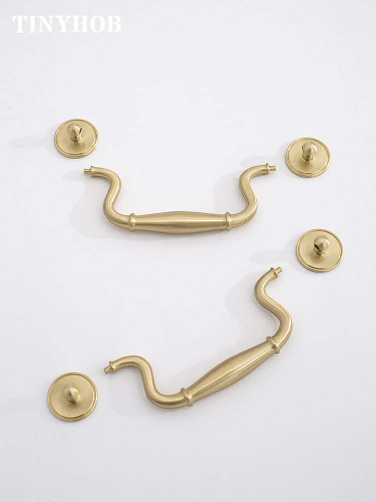 Luxuriöse Vintage-Messinggriff – Furniture Hardware Drop Pulls Bewertung und Preis