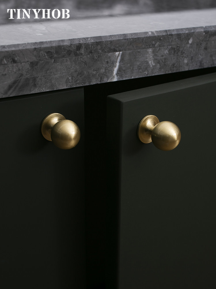 Luxuriöse Vintage-Messinggriff – Furniture Hardware Drop Pulls Bewertung und Preis