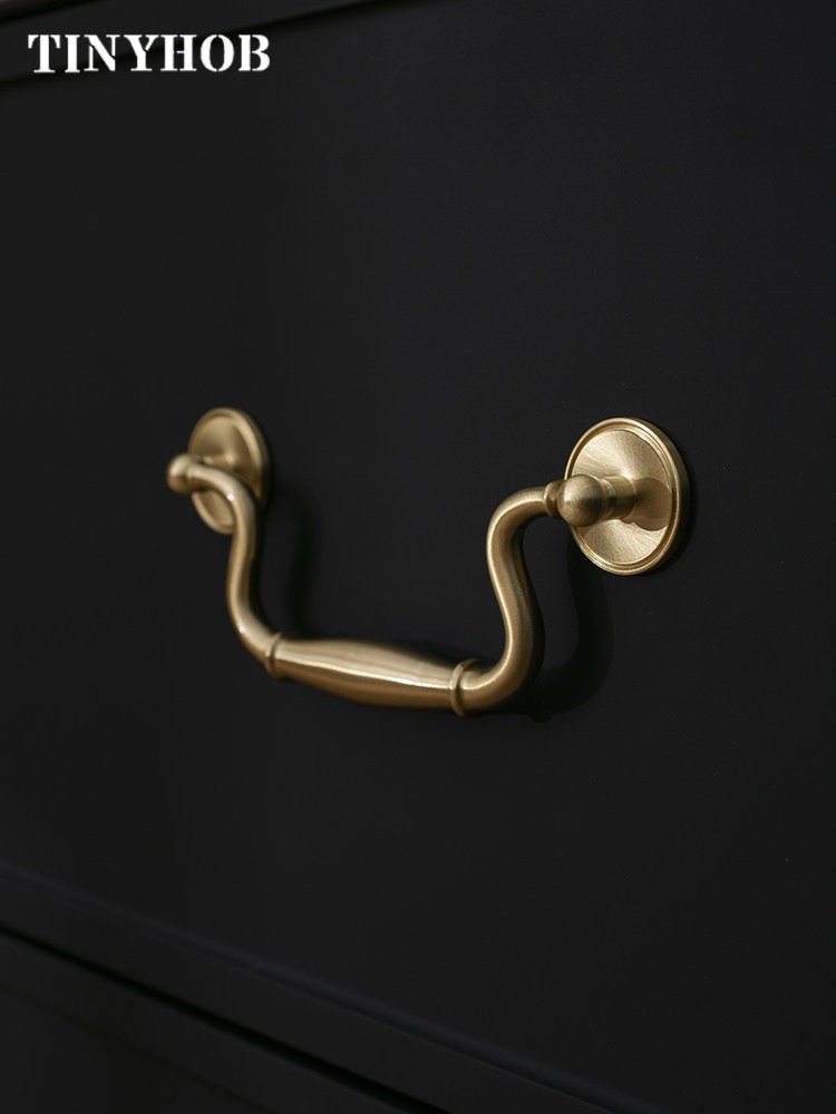 Luxuriöse Vintage-Messinggriff – Furniture Hardware Drop Pulls Bewertung und Preis