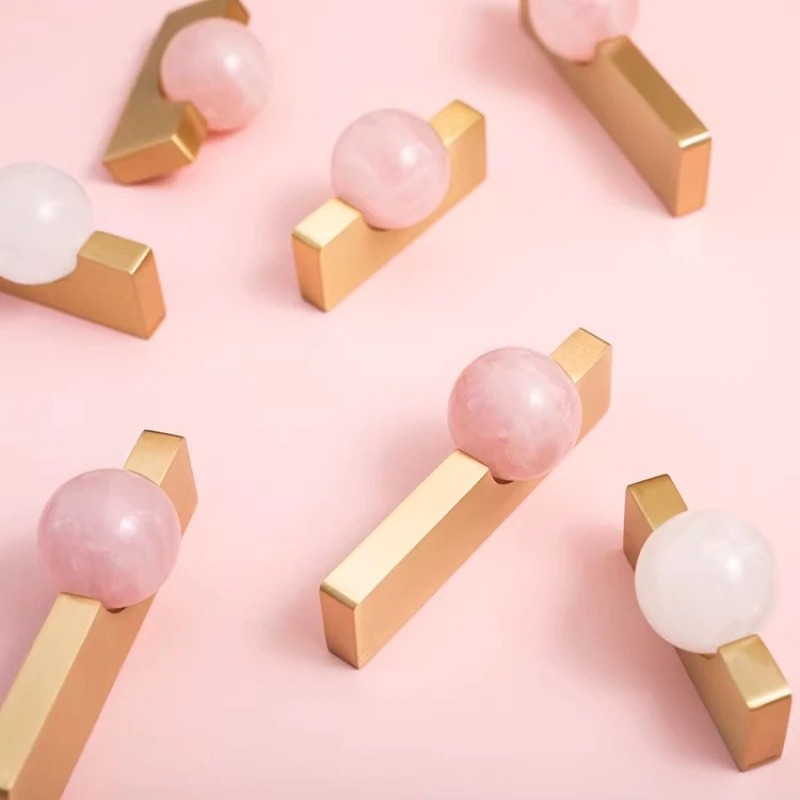 Weiße Kristallkugel + Messing- – Furniture Hardware Drop Pulls Bewertung und Preis