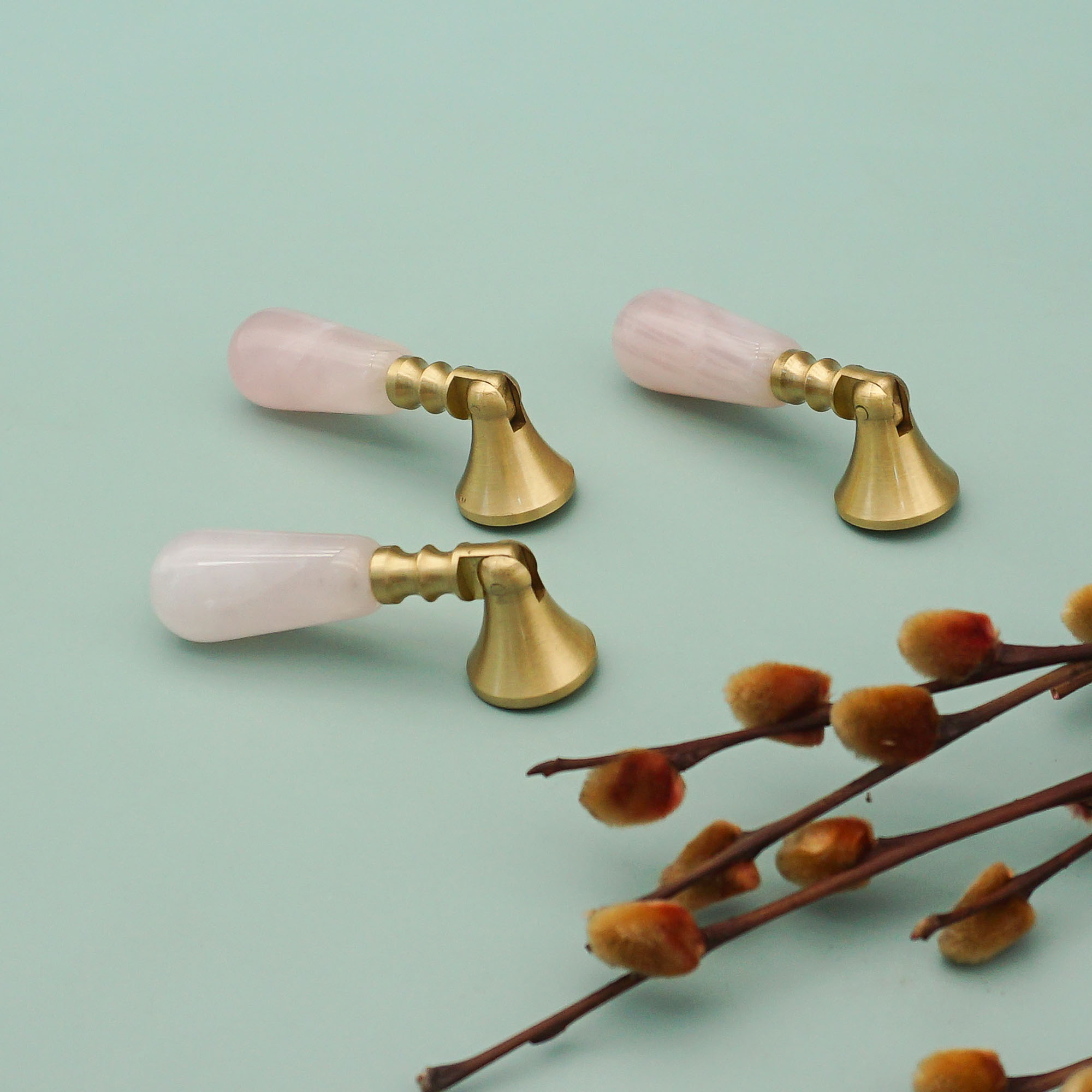 Rosa Kristall + Messing Türknö – Furniture Hardware Drop Pulls Bewertung und Preis